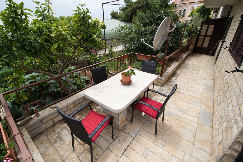 Apartment Peran Šibenik Eksteriør bilde